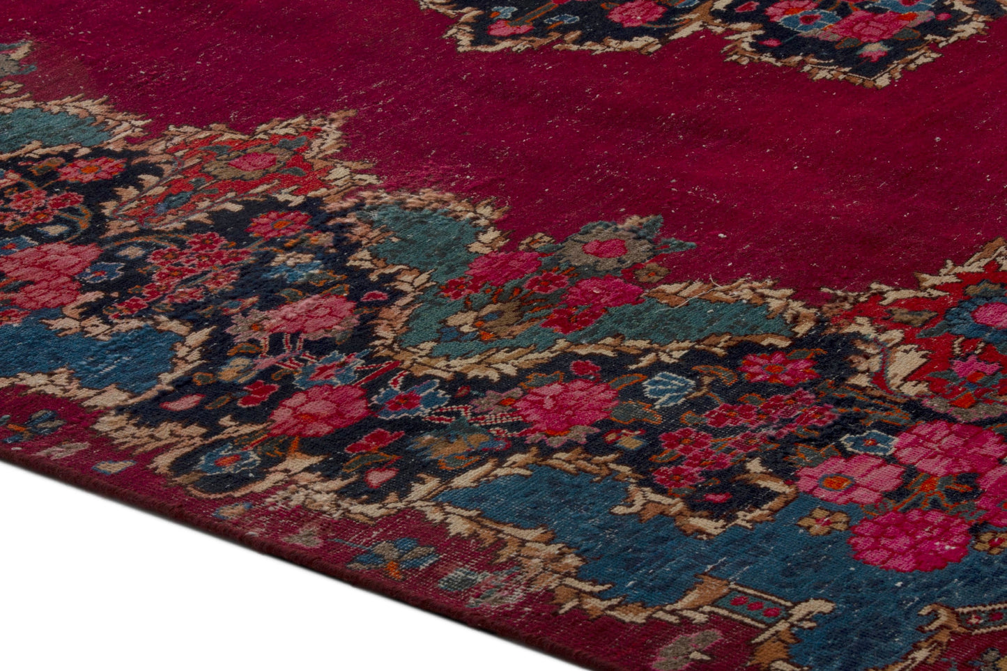 3903 - 10'4" x 13'9"