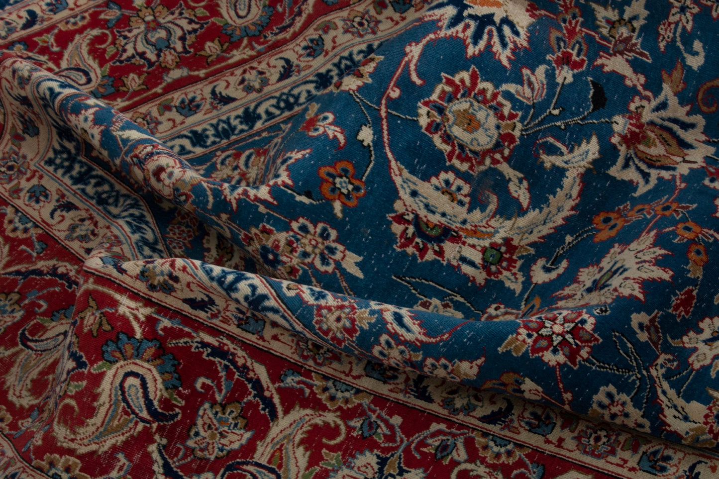 3904 - 9'9" x 13'11"