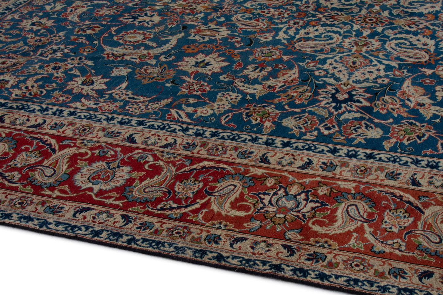 3904 - 9'9" x 13'11"