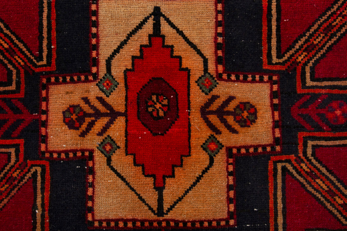 4052 - 2'11" x 9'10"