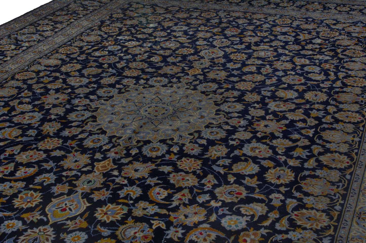 4084 - 10'2" x 16'5"