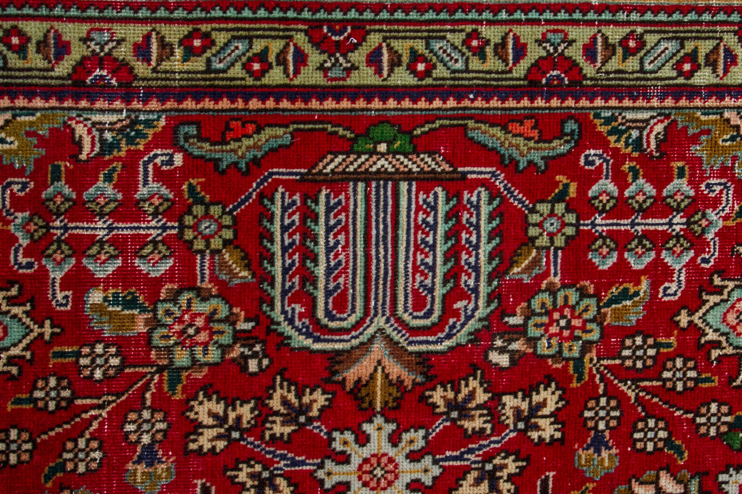 4096 - 7'10" x 11'3"