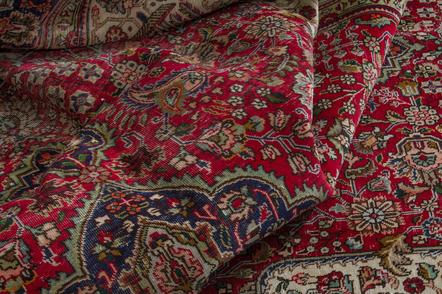 4096 - 7'10" x 11'3"