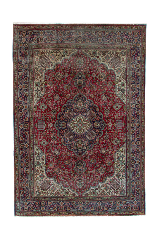 4096 - 7'10" x 11'3"