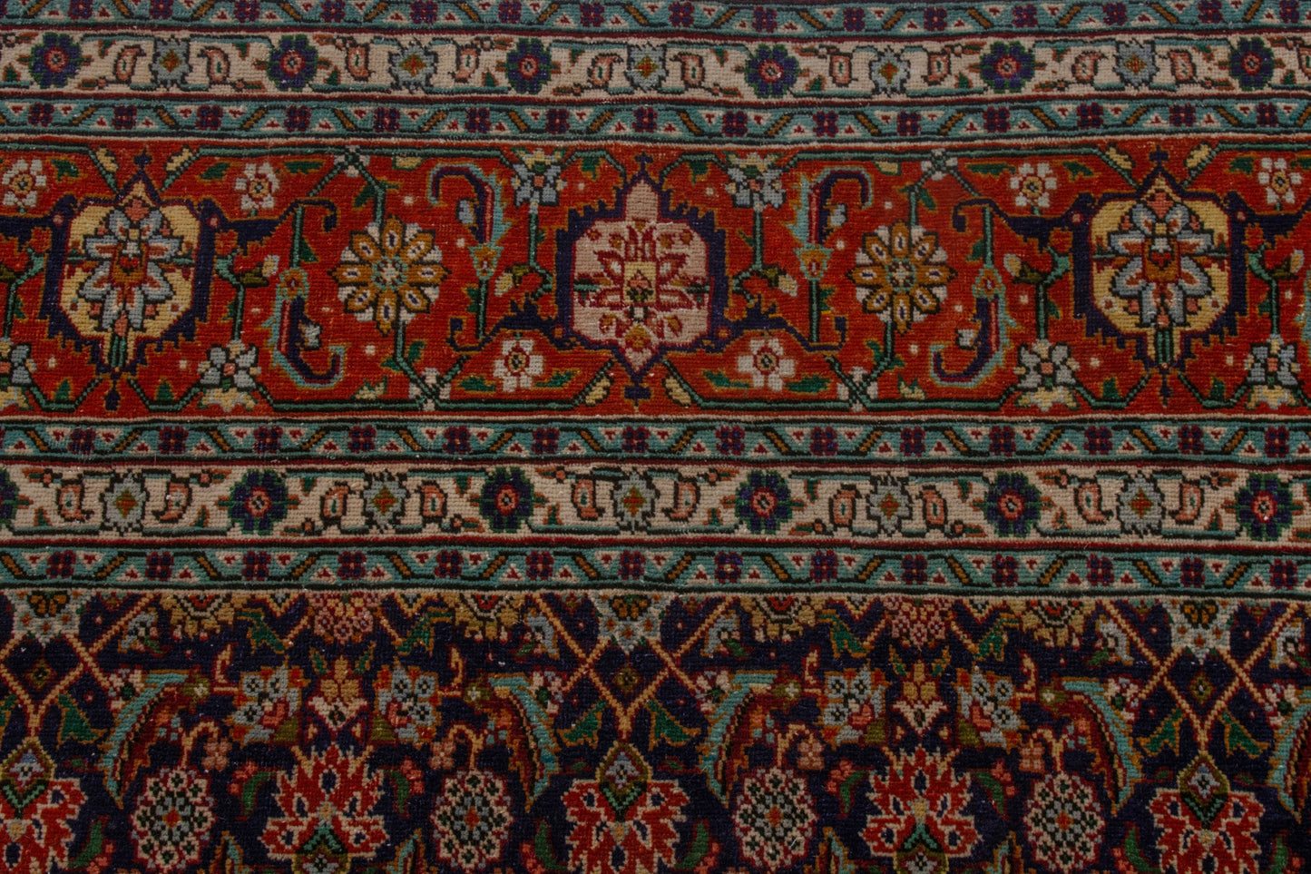 4107 - 9'4" x 12'10"