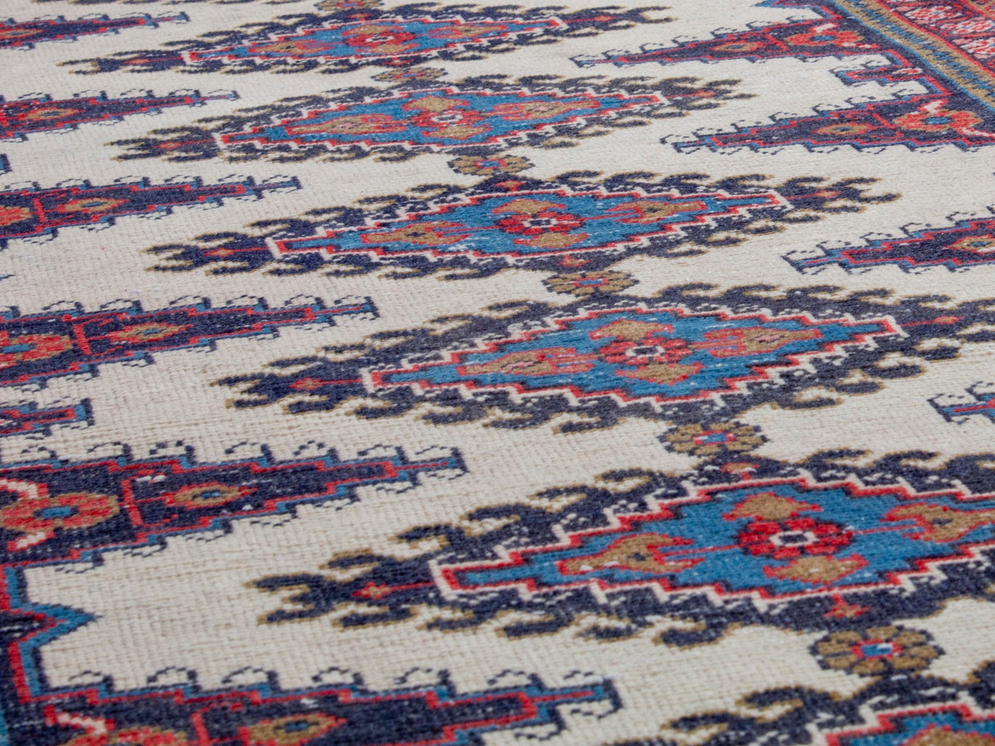 4304 - 2'7" x 10'11"