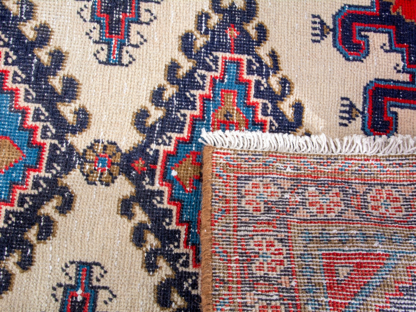 4304 - 2'7" x 10'11"