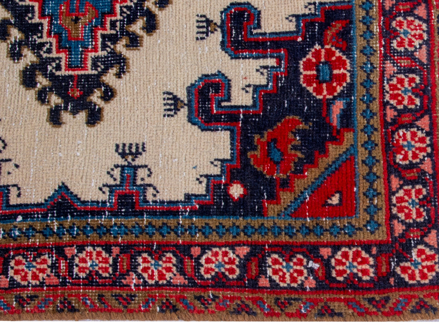 4304 - 2'7" x 10'11"