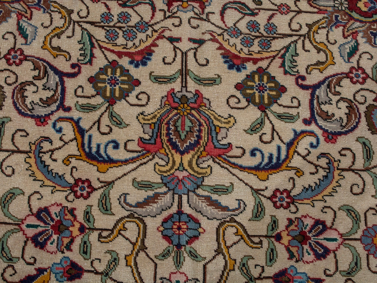 4383 - 9'8" x 12'10"