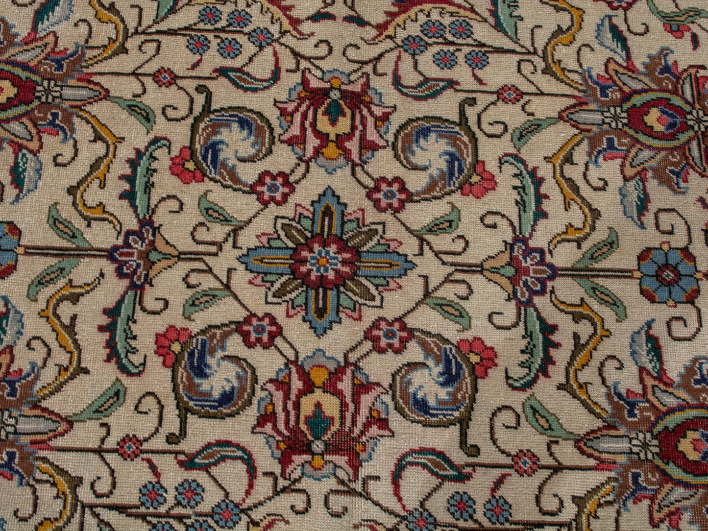 4383 - 9'8" x 12'10"