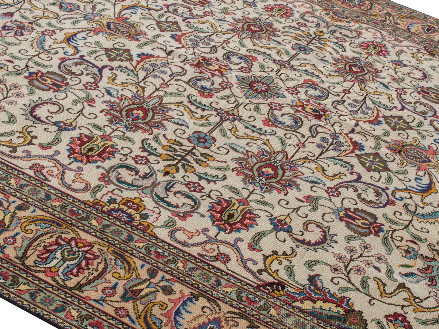 4383 - 9'8" x 12'10"