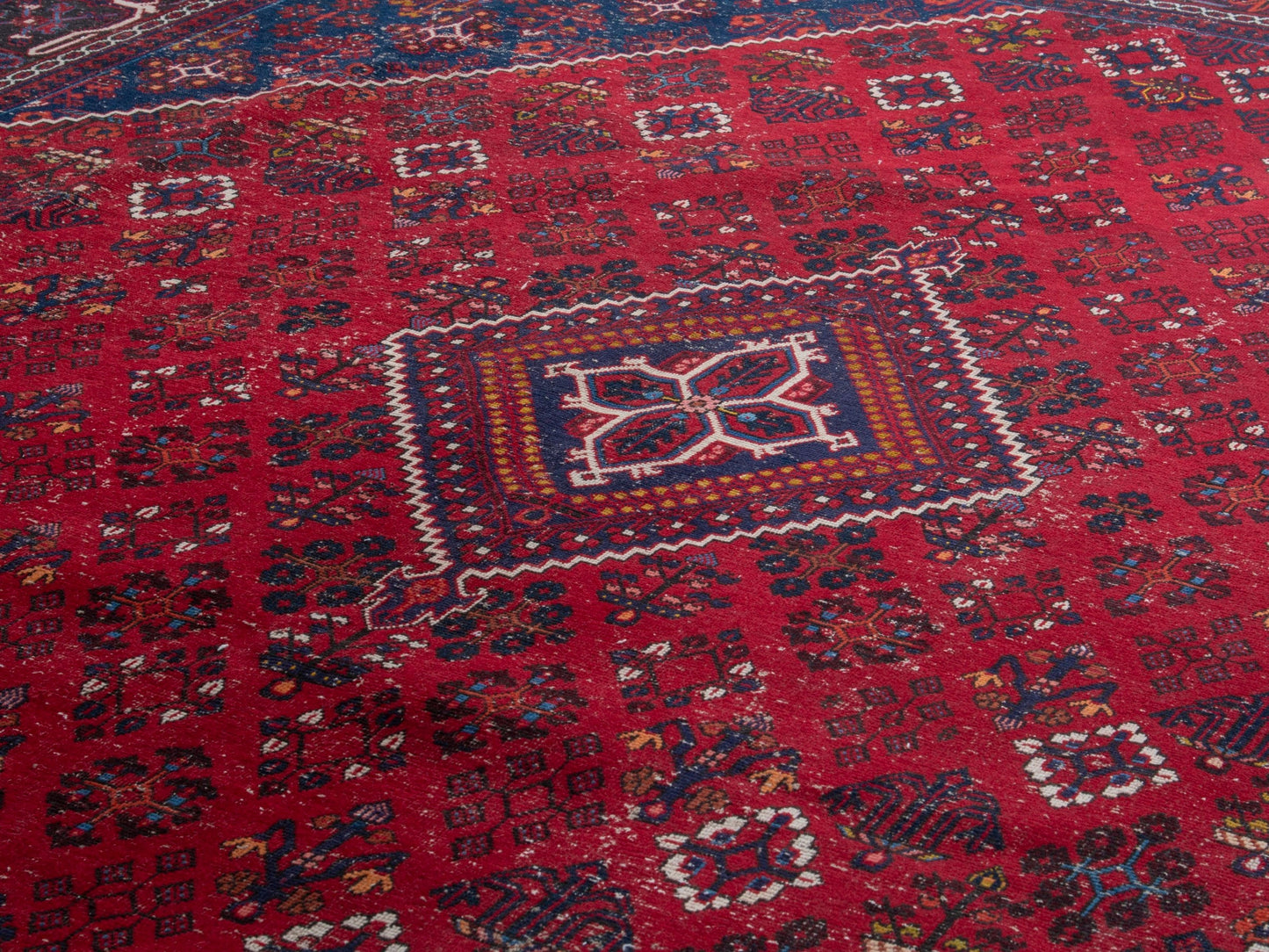 4384 - 9'10" x 13'1"