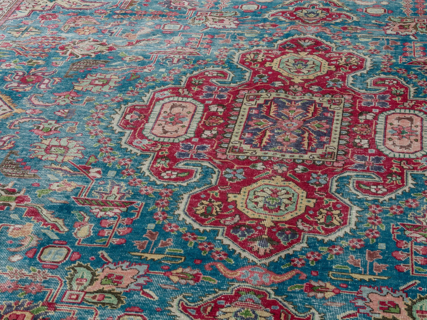 4386 - 7'10" x 11'2"