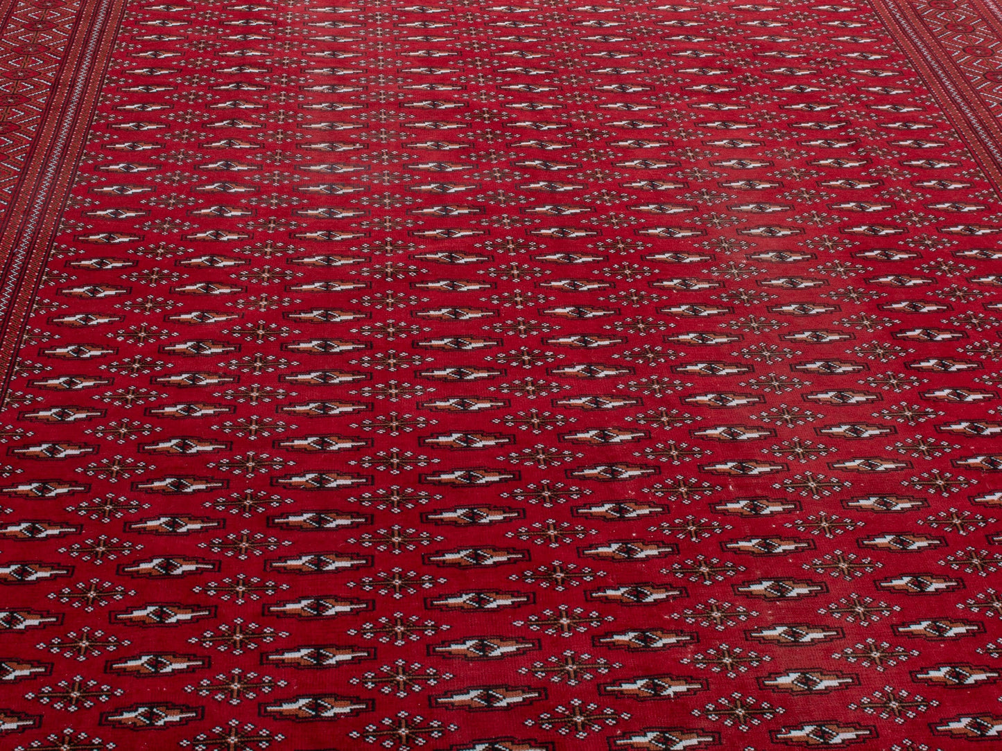 4387 - 8'1" x 10'10"