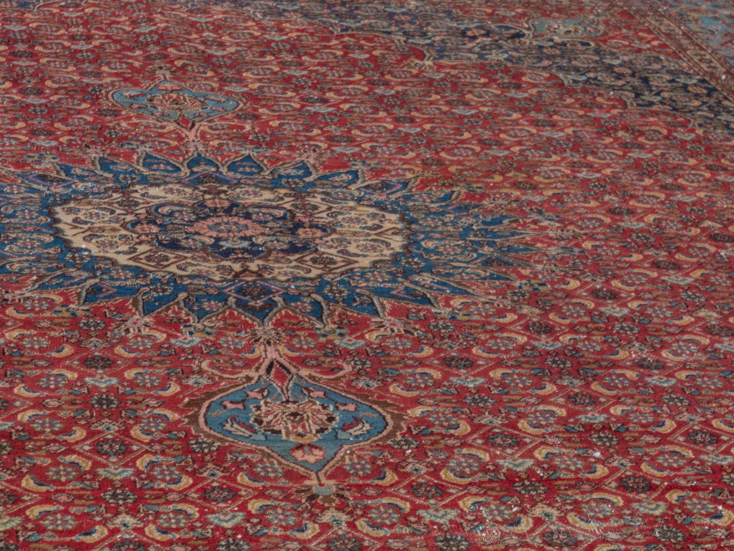 4391 - 8'6" x 11'10"