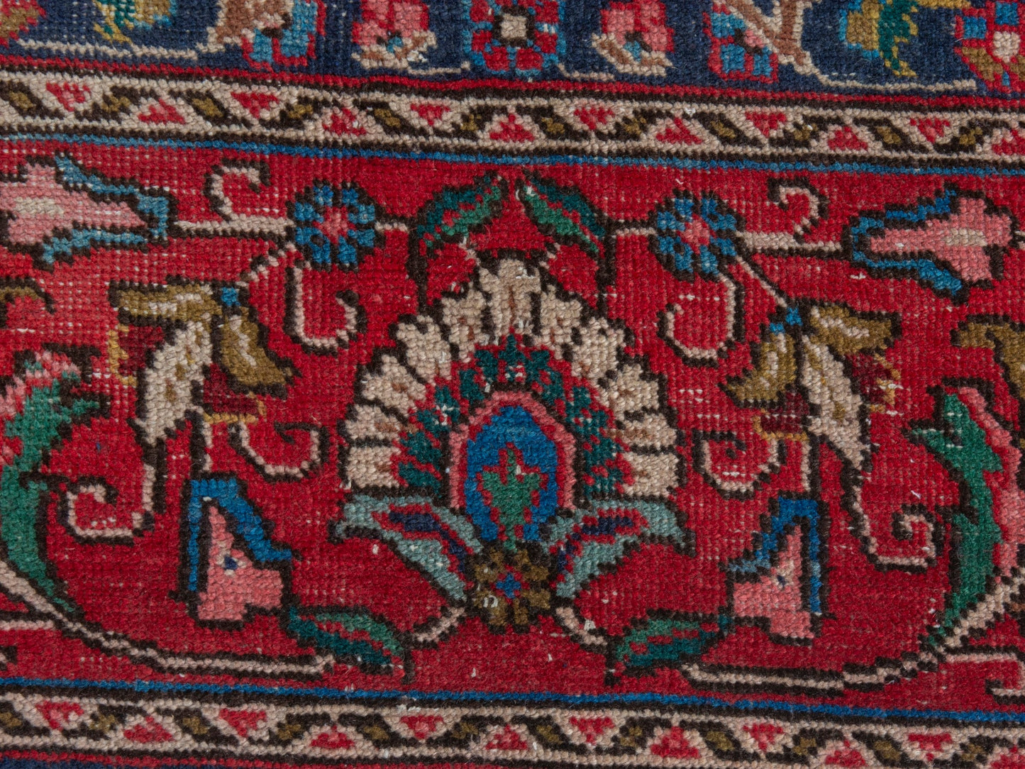 4396 - 9'2" x 11'10"