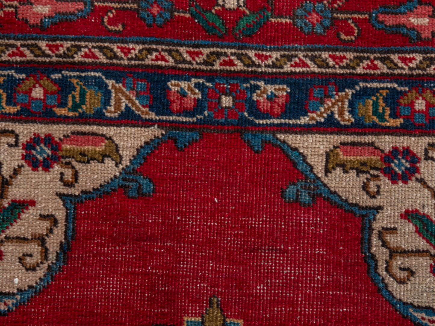 4396 - 9'2" x 11'10"