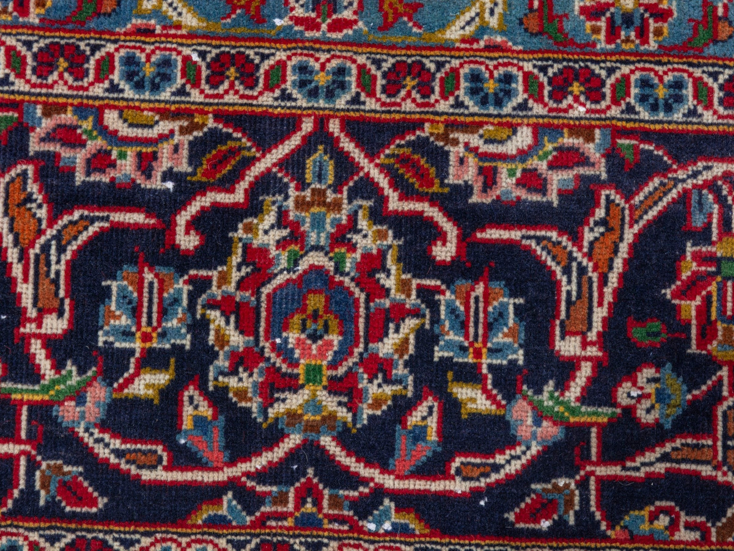 4398 - 7'3" x 10'10"