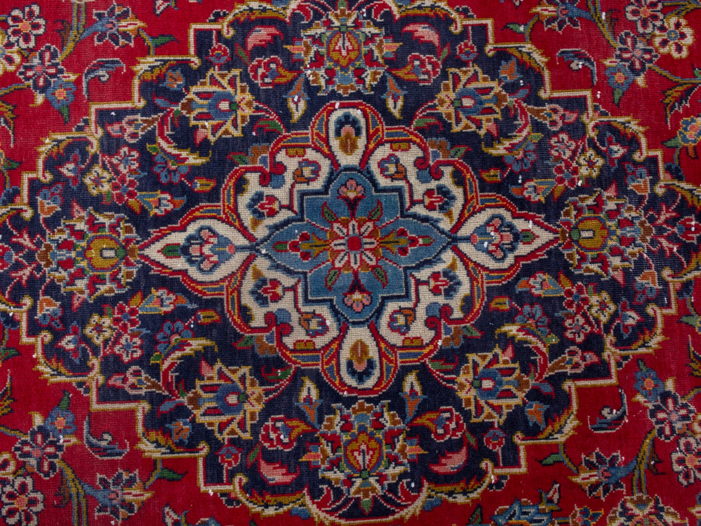 4398 - 7'3" x 10'10"