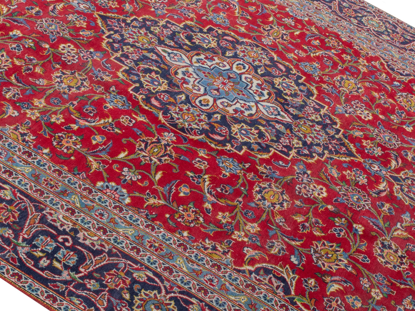 4398 - 7'3" x 10'10"