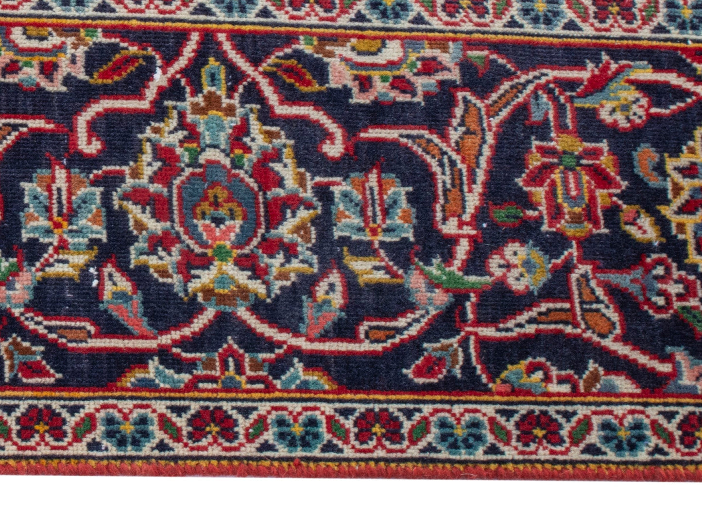 4398 - 7'3" x 10'10"