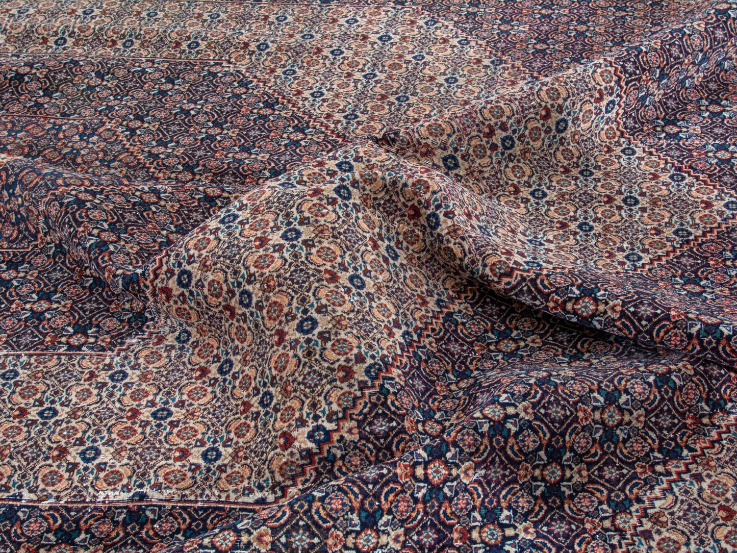 4399 - 9'11" x 13'6"