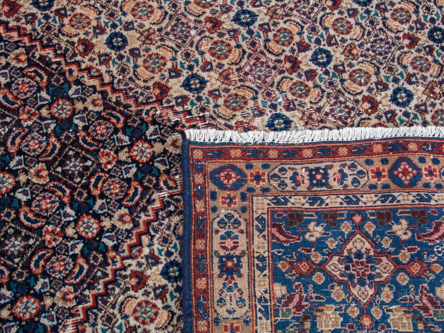 4399 - 9'11" x 13'6"