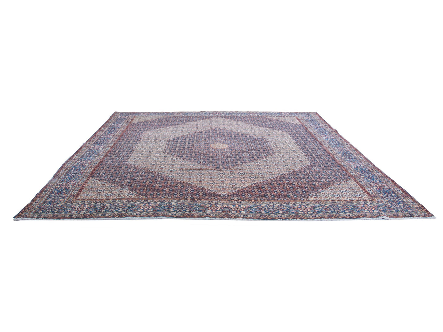 4399 - 9'11" x 13'6"