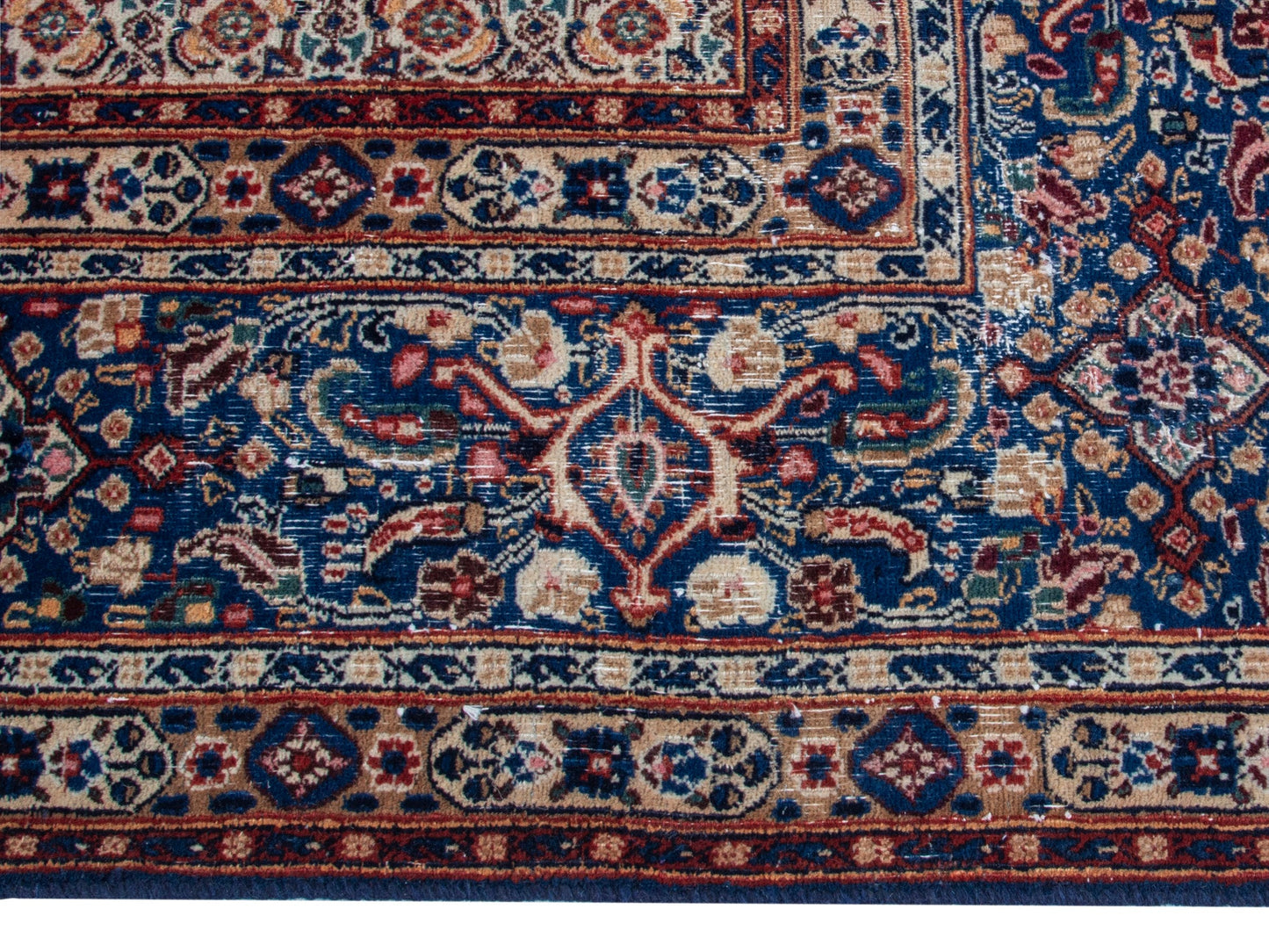 4399 - 9'11" x 13'6"