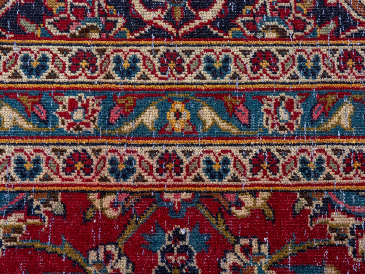 4404 - 9'8" x 13'11"