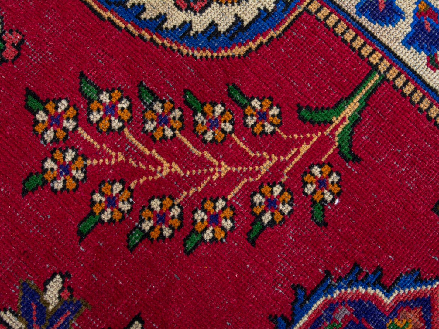 4408 - 9'8" x 10'10"