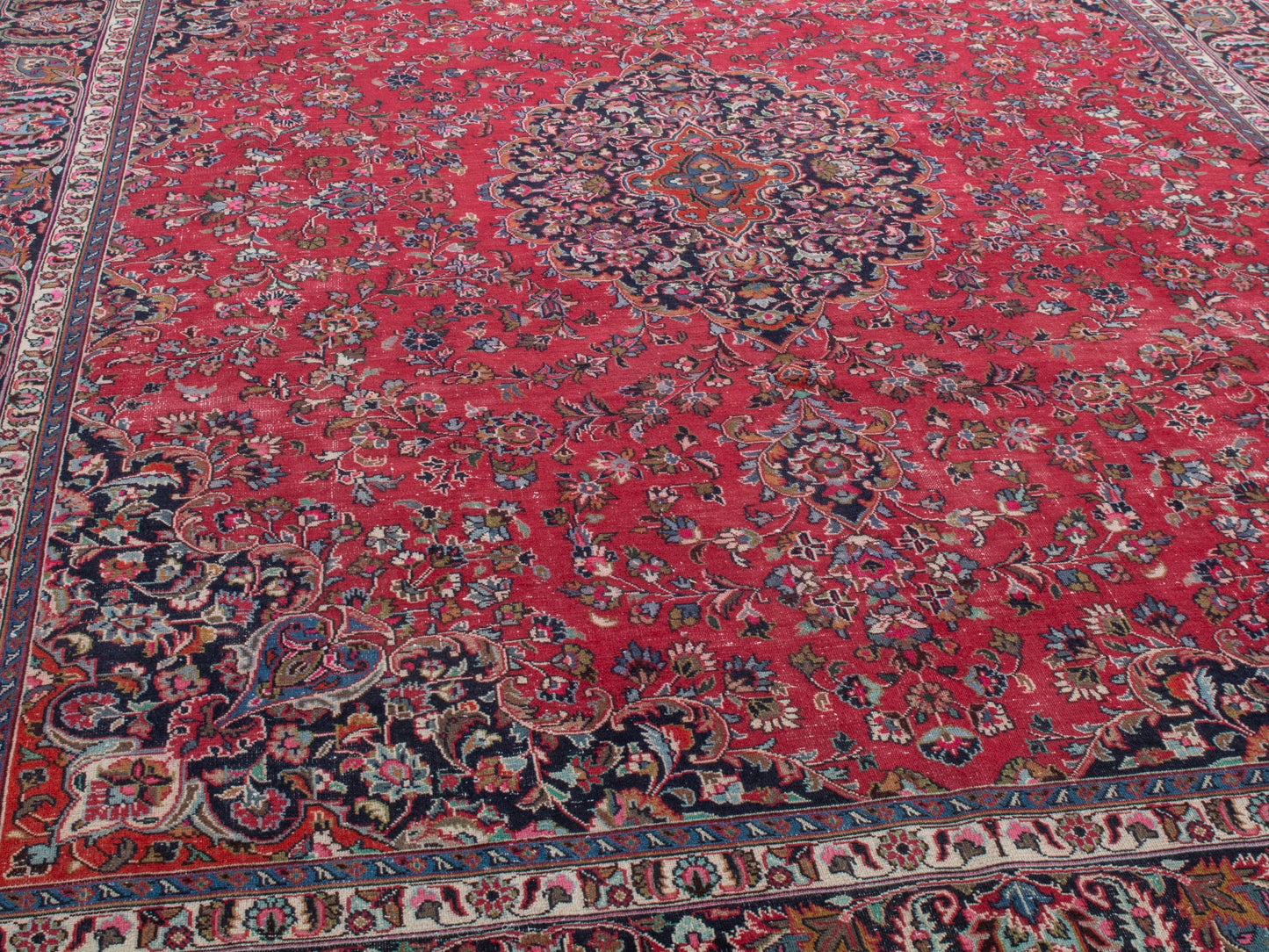 4410 - 9'8" x 12'11"