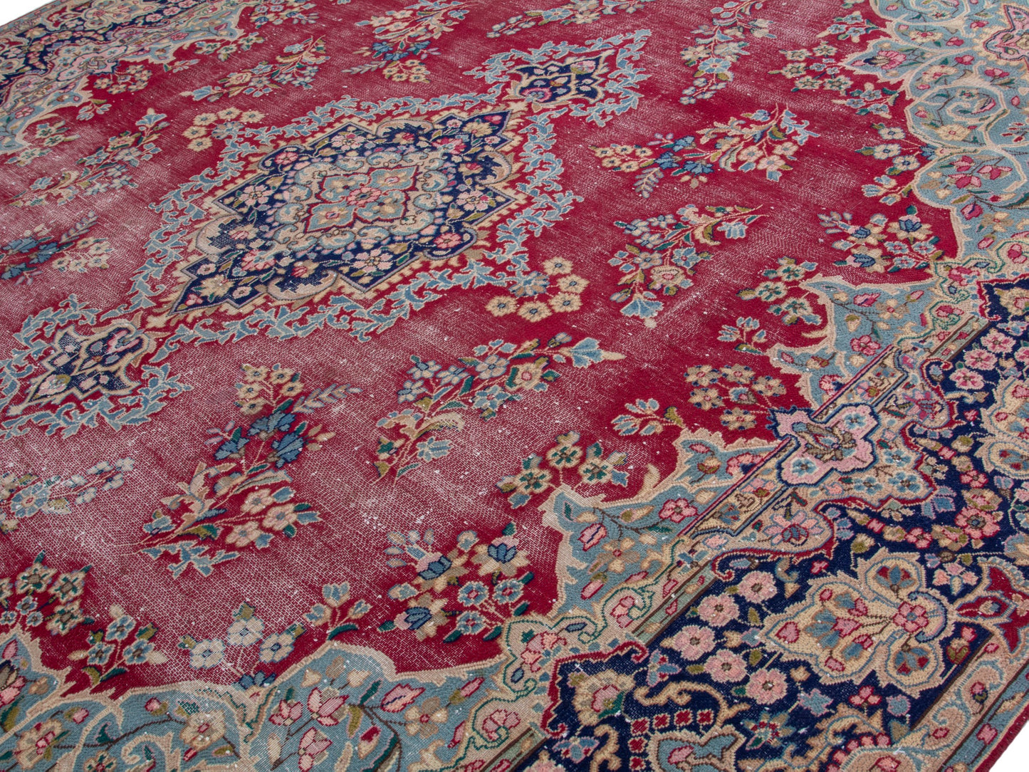 4426 - 10'1" x 13'7"