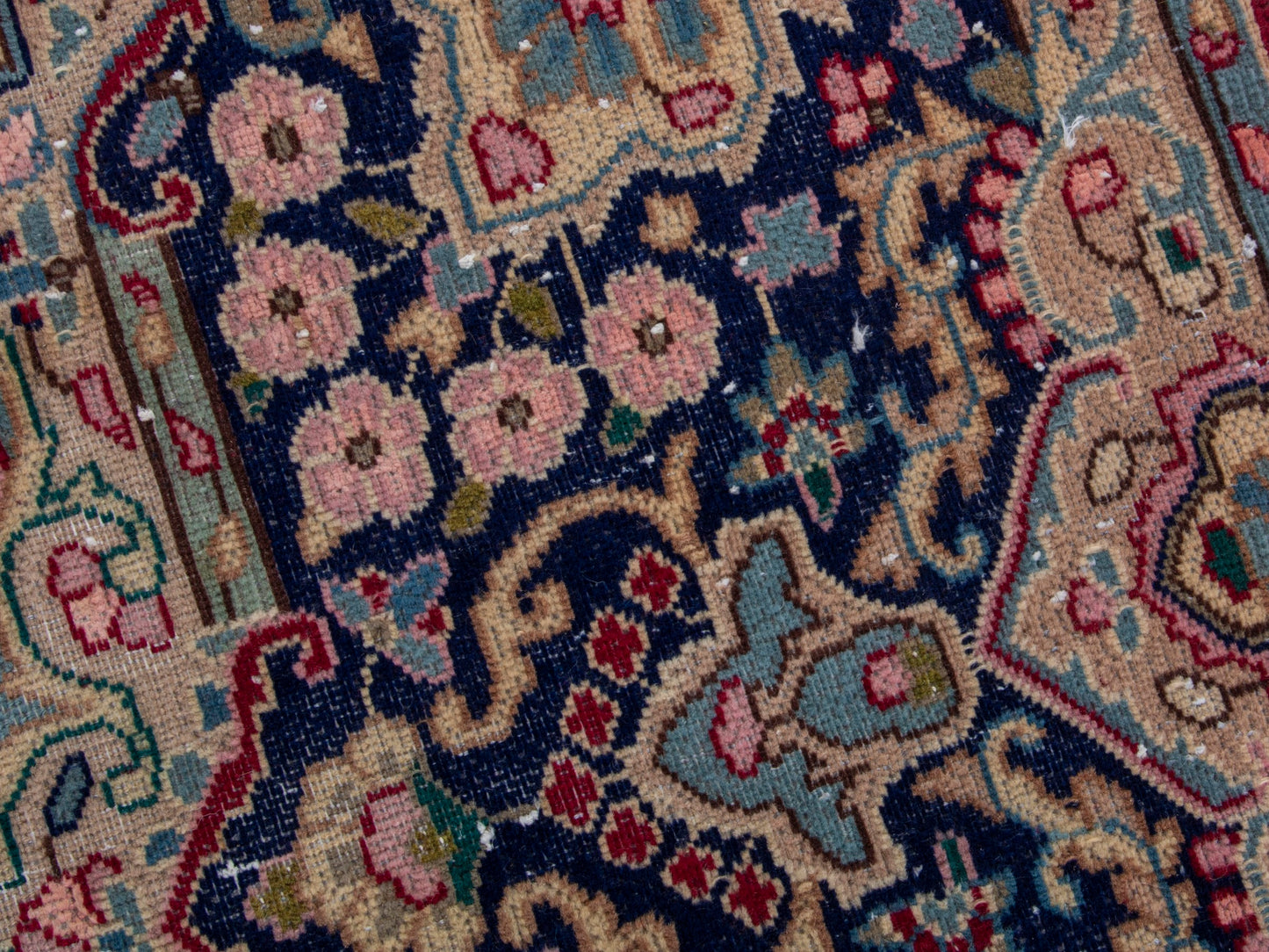 4426 - 10'1" x 13'7"