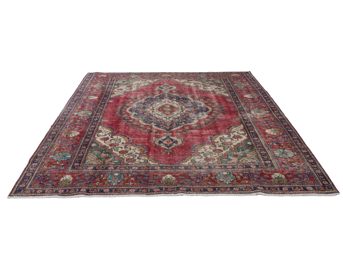 4431 - 7'10" x 11'2"