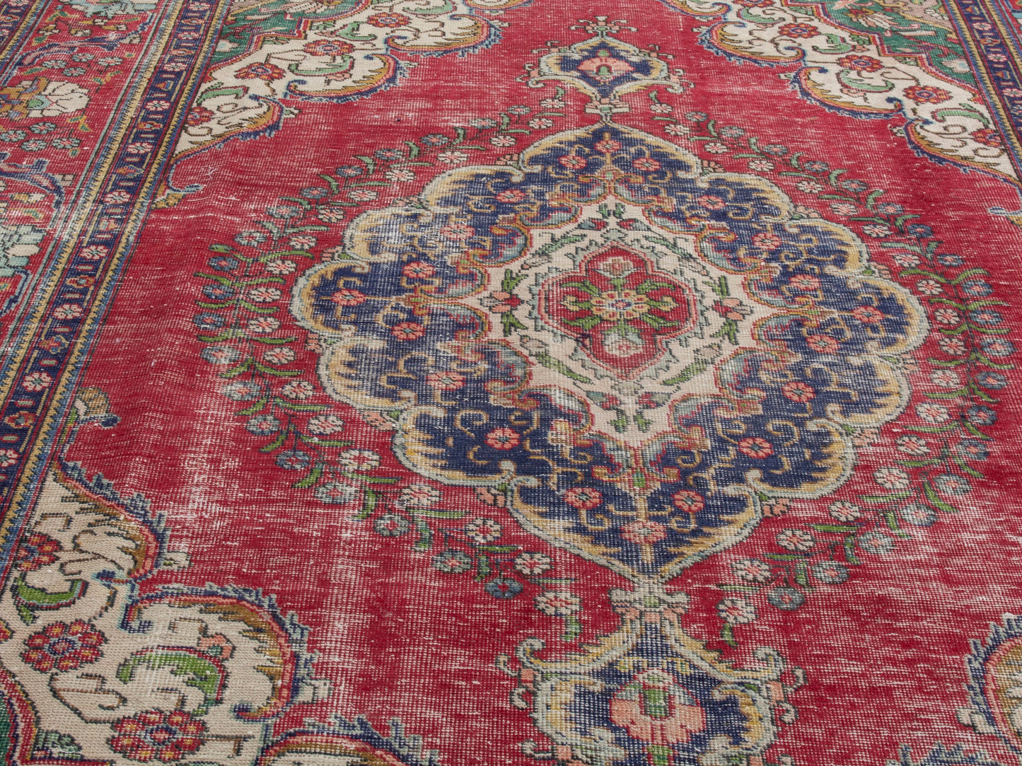 4431 - 7'10" x 11'2"