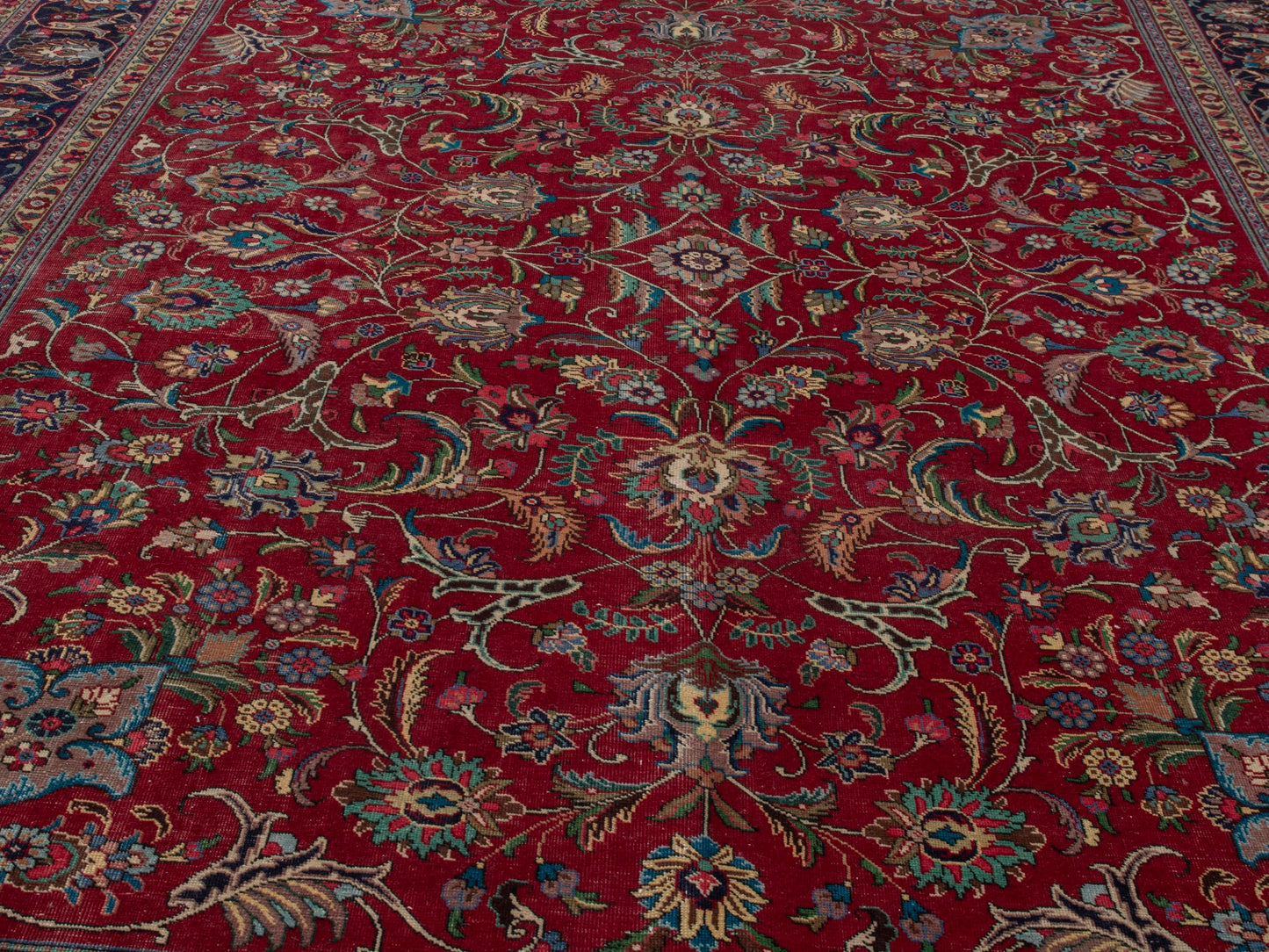 4435 - 9'10" x 13'1"