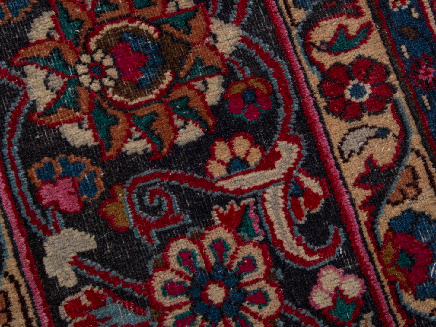 4437 - 10'1" x 12'8"