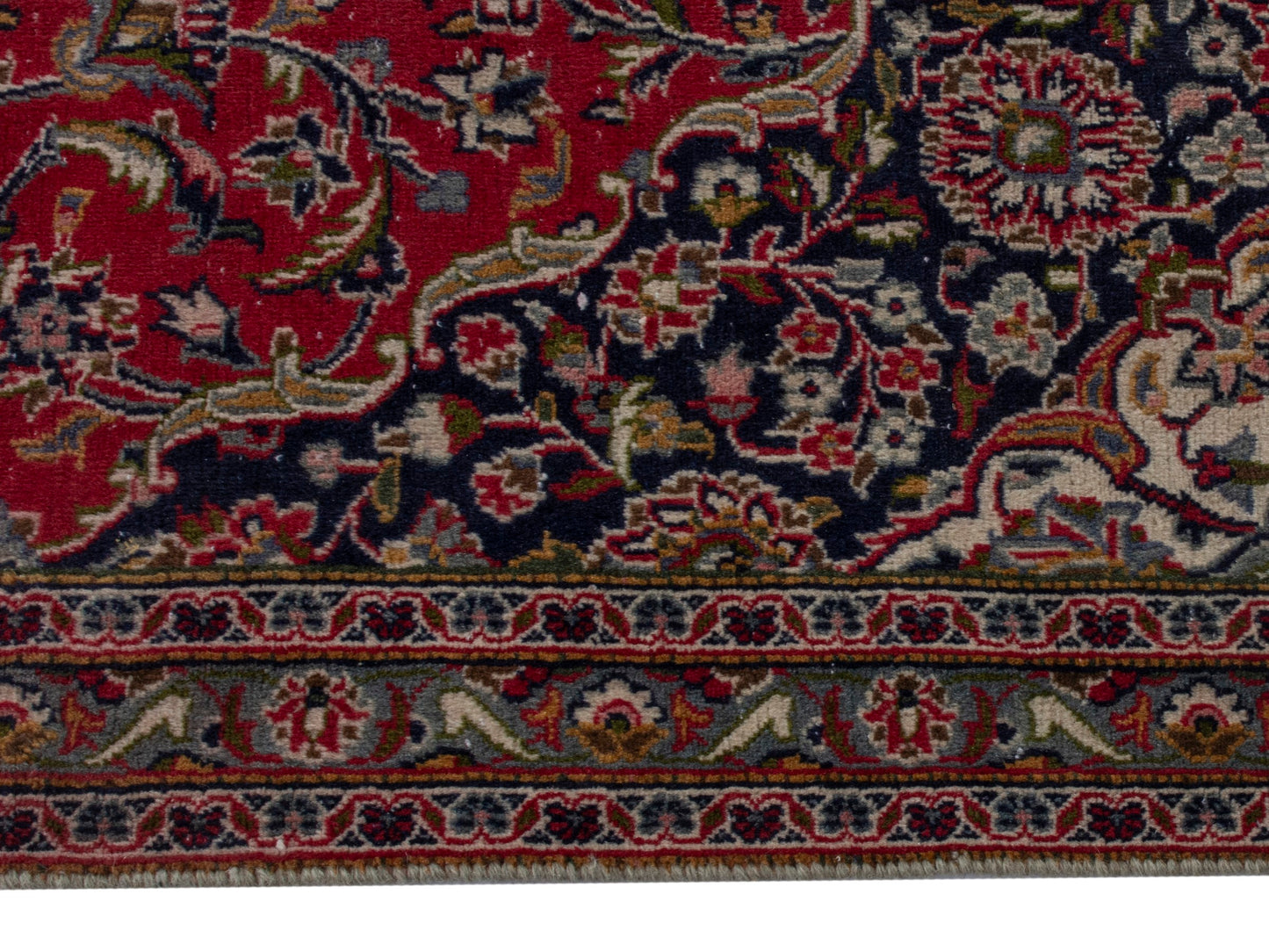 4445 - 6'11" x 10'6"