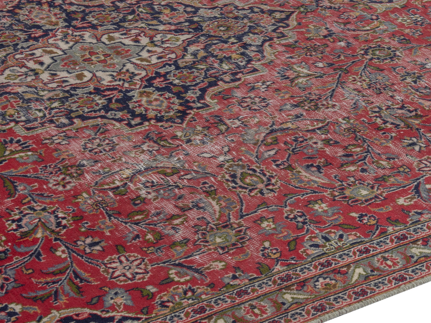 4445 - 6'11" x 10'6"