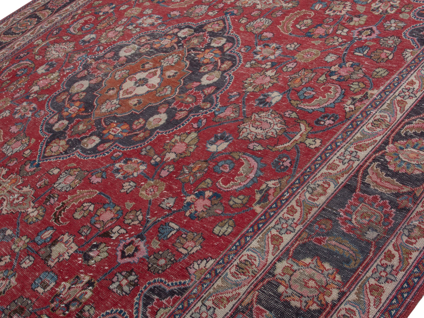 4450 - 9'10" x 13'1"