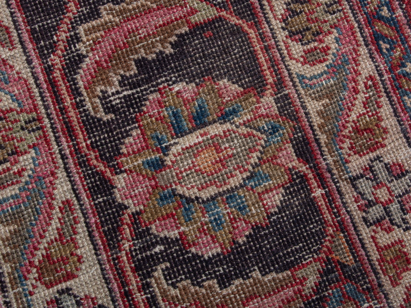 4450 - 9'10" x 13'1"