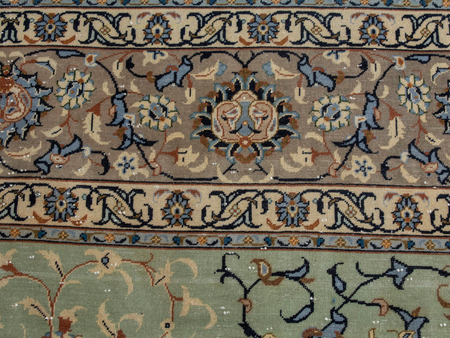 4452 - 10'4" x 13'9"