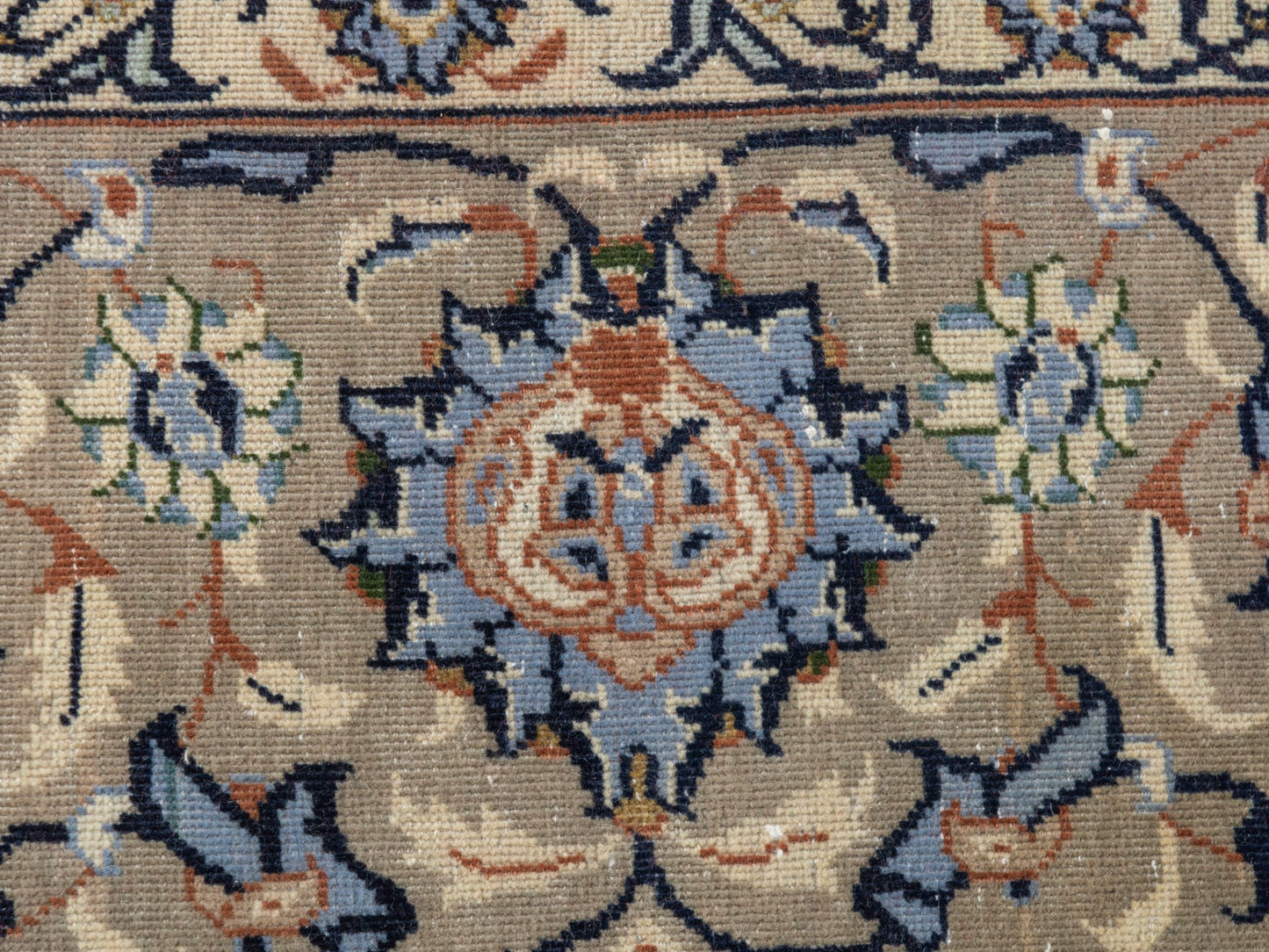 4452 - 10'4" x 13'9"