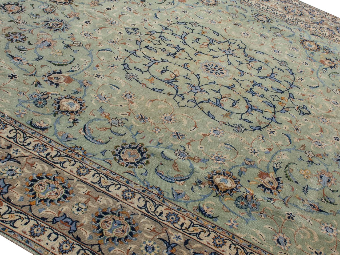 4452 - 10'4" x 13'9"