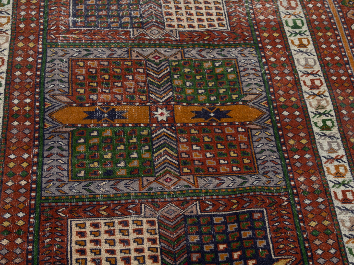 4506 - 3'11" x 5'11"