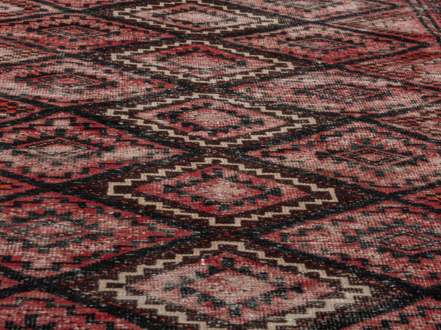 4574 - 2'11" x 5'11"