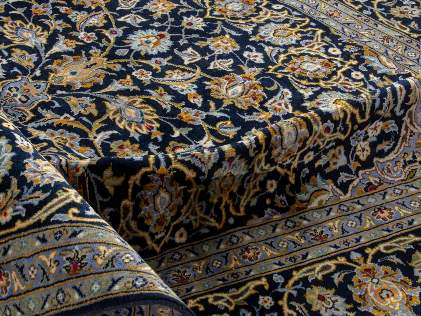 4702 - 9'11" x 13'5"