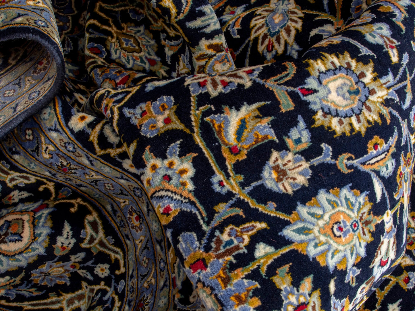 4702 - 9'11" x 13'5"