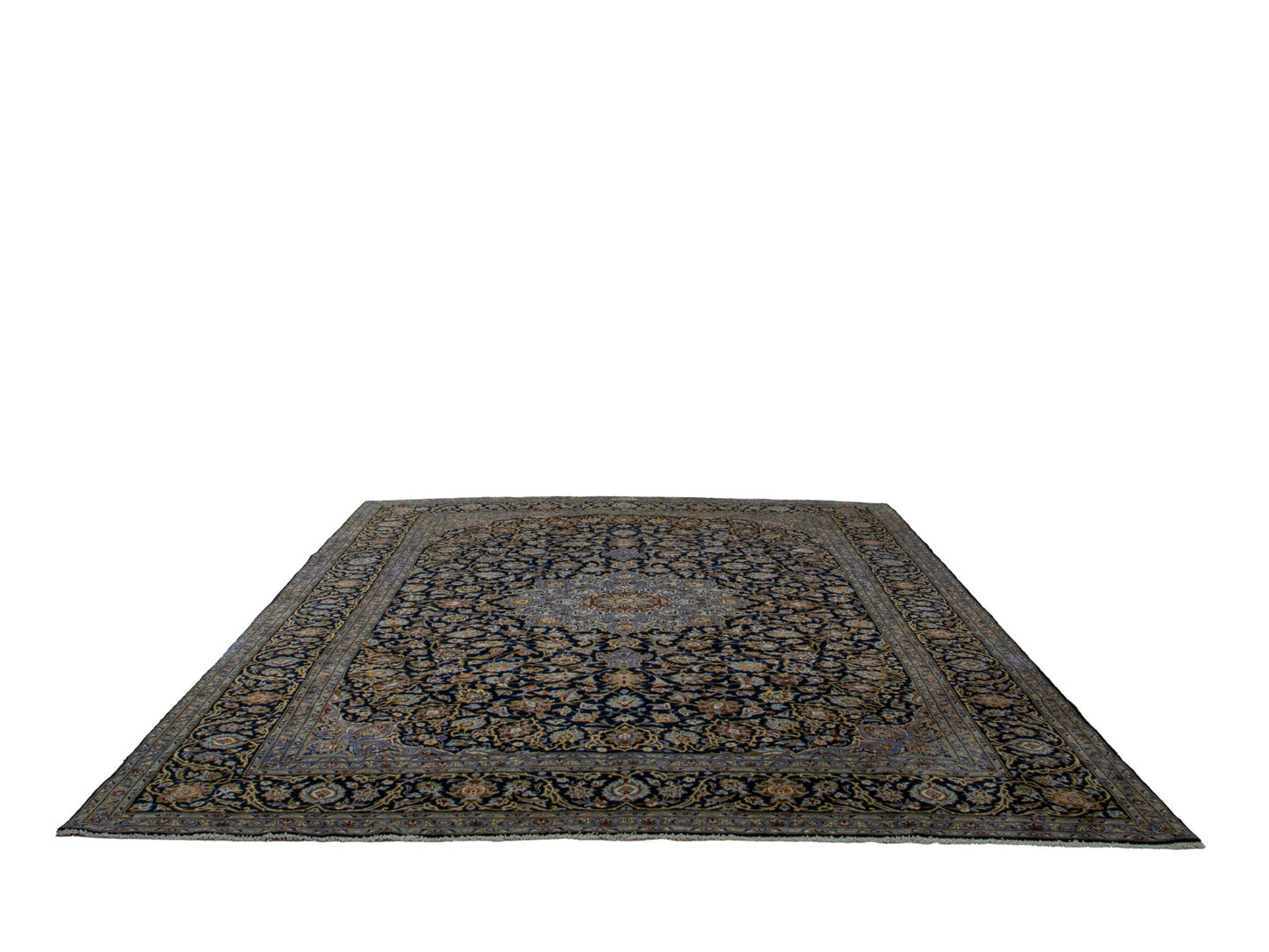 4702 - 9'11" x 13'5"